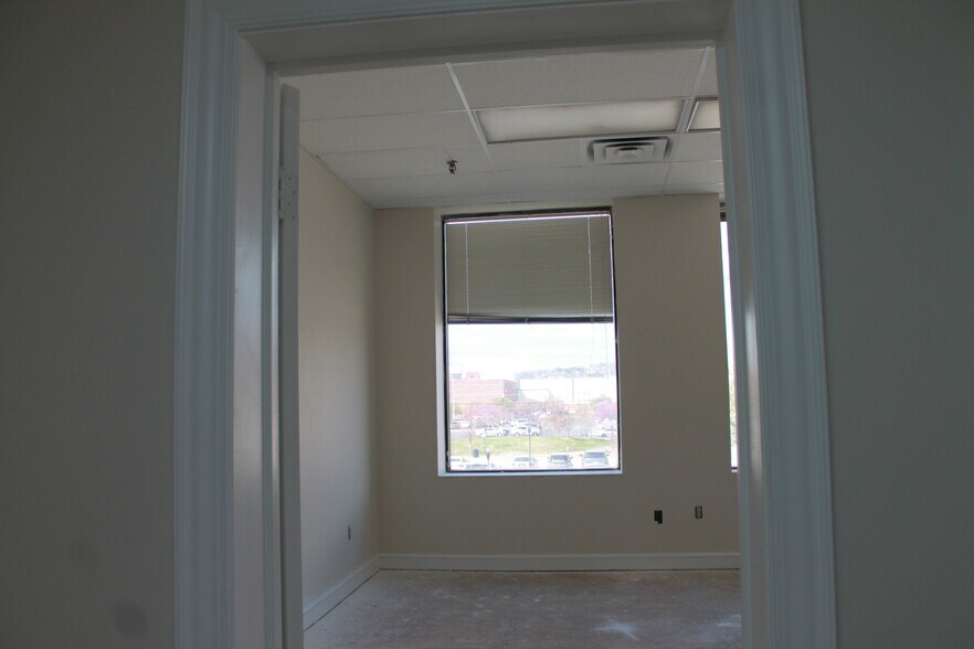 More Photos Of 201 W Market St, Kingsport Office For Sale