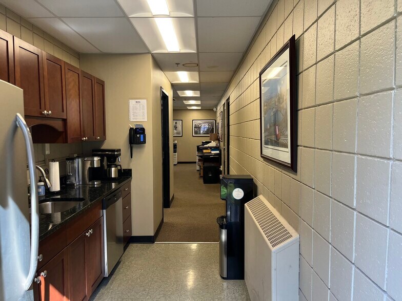 More Photos Of 200 Rochester Rd, Pittsburgh Service For Lease