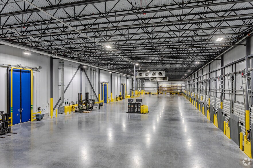 More Photos Of 298 N Corporate Dr, Wilmington Refrigeration Cold Storage For Lease