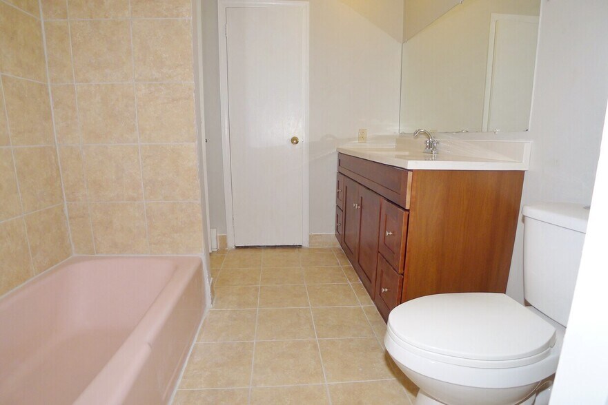 More Photos Of 44 Rickard St, Cortland Apartments For Sale