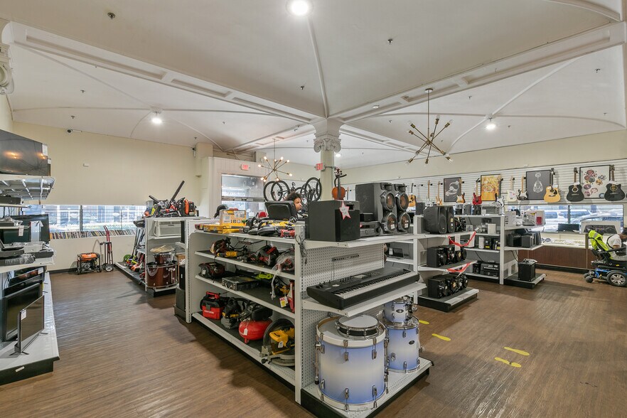 More Photos Of 119-123 E Broad St, Richmond Apartments For Sale
