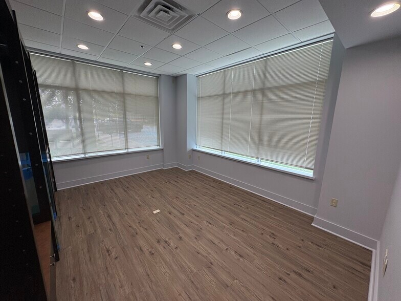 More Photos Of 913 Ridgebrook Rd, Sparks Medical For Sale