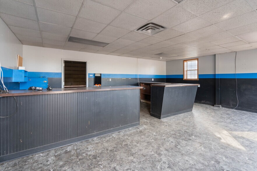 More Photos Of 4001 E 2nd St, Superior Auto Repair For Sale