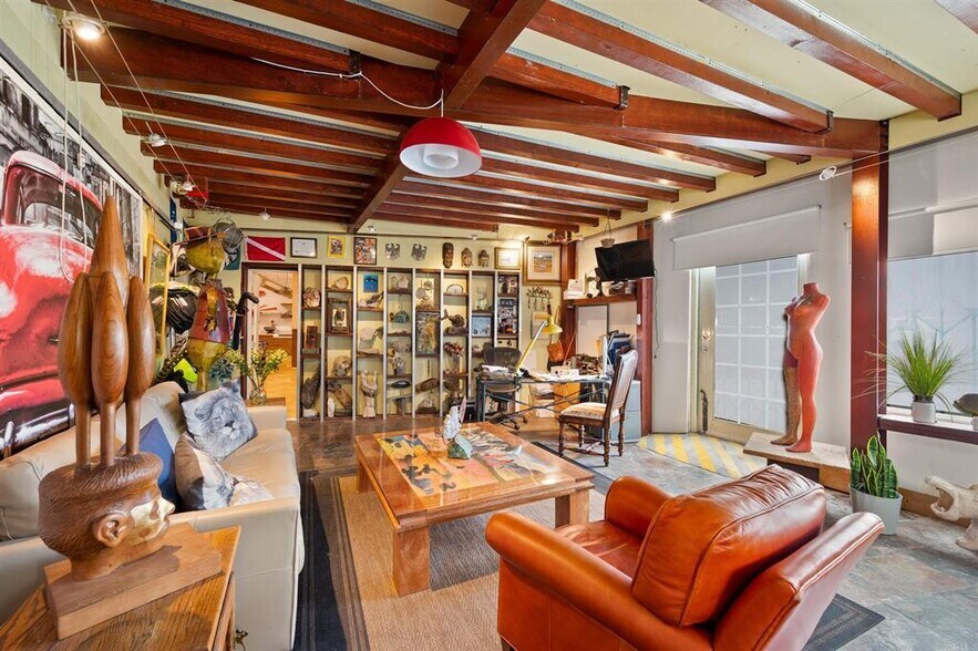 More Photos Of 5527 El Cajon Blvd, San Diego Storefront For Sale