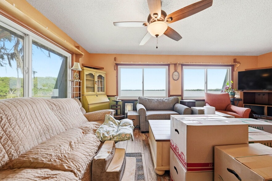 More Photos Of 400 Lakeshore Dr, Eustis Specialty For Sale