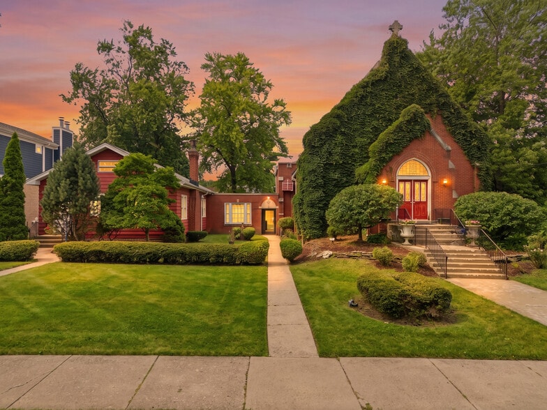 Primary Photo Of 6240 N Avondale Ave, Chicago Specialty For Sale