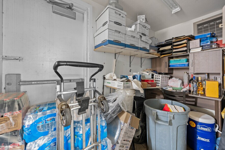 More Photos Of 5828 W Indian School Rd, Phoenix Restaurant For Sale