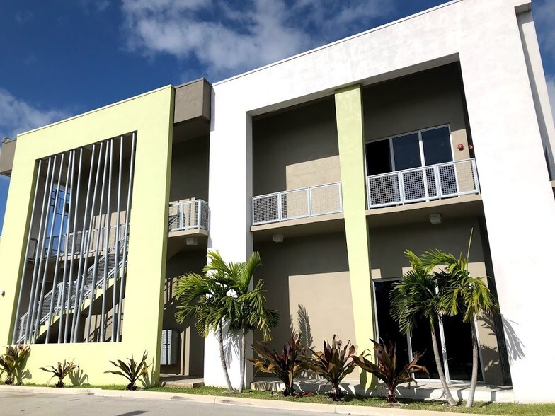 More Photos Of 18900 SW 106th Ave, Miami Freestanding For Lease