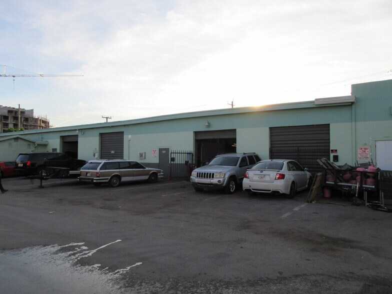 More Photos Of 723-731 NW 6th Ave, Fort Lauderdale Warehouse For Sale