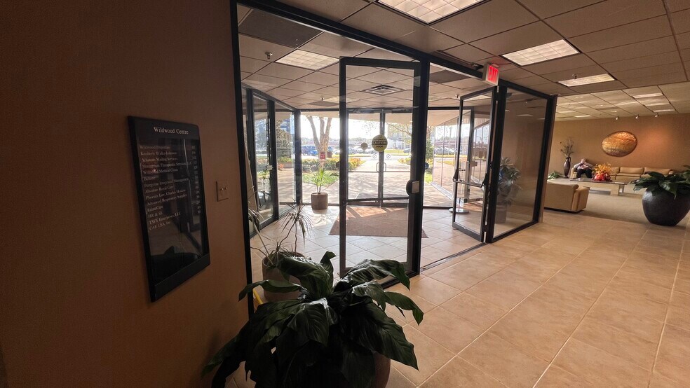 More Photos Of 2402 Wildwood Ave, North Little Rock Office For Sale