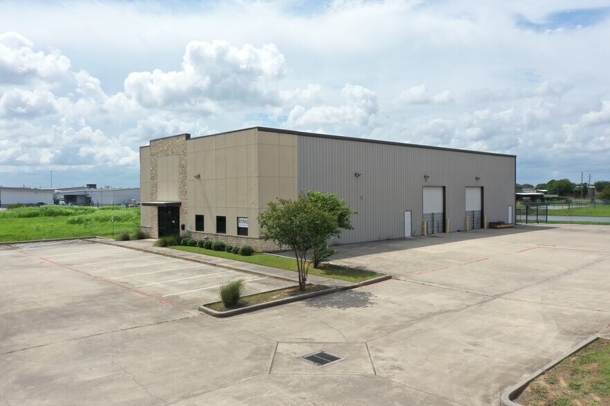Primary Photo Of 533 Rankin Rd, Houston Warehouse For Lease