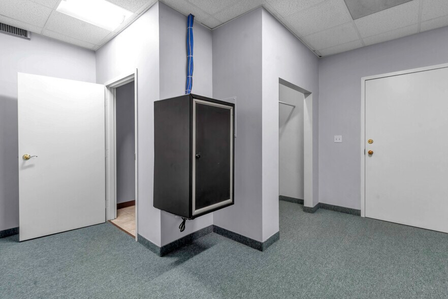 More Photos Of 1083 Delaware Ave, Buffalo Medical For Lease