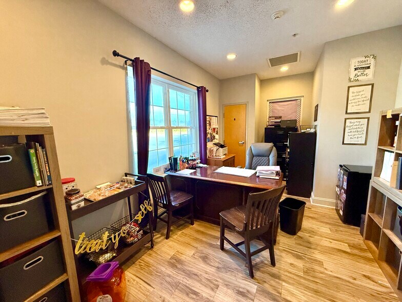 More Photos Of 1560 Summit Chase Dr, Snellville General Retail For Sale