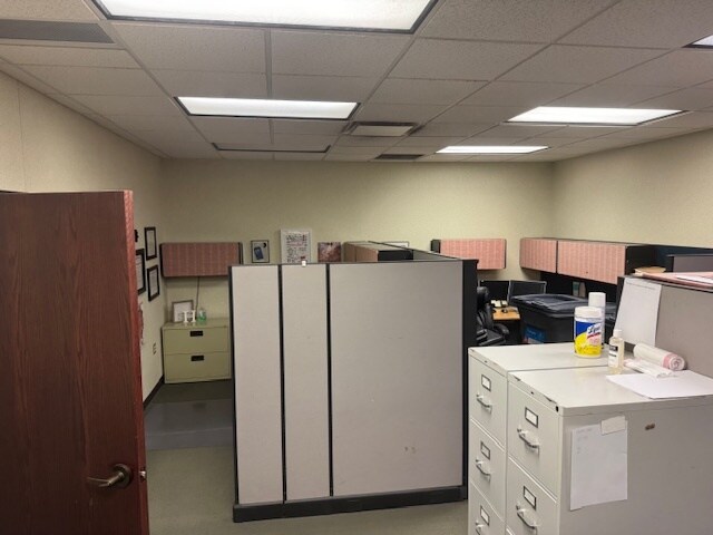 More Photos Of 3823 84th St, Lubbock Office For Sale