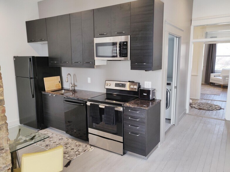 More Photos Of 927 E Madison St, Louisville Warehouse For Sale