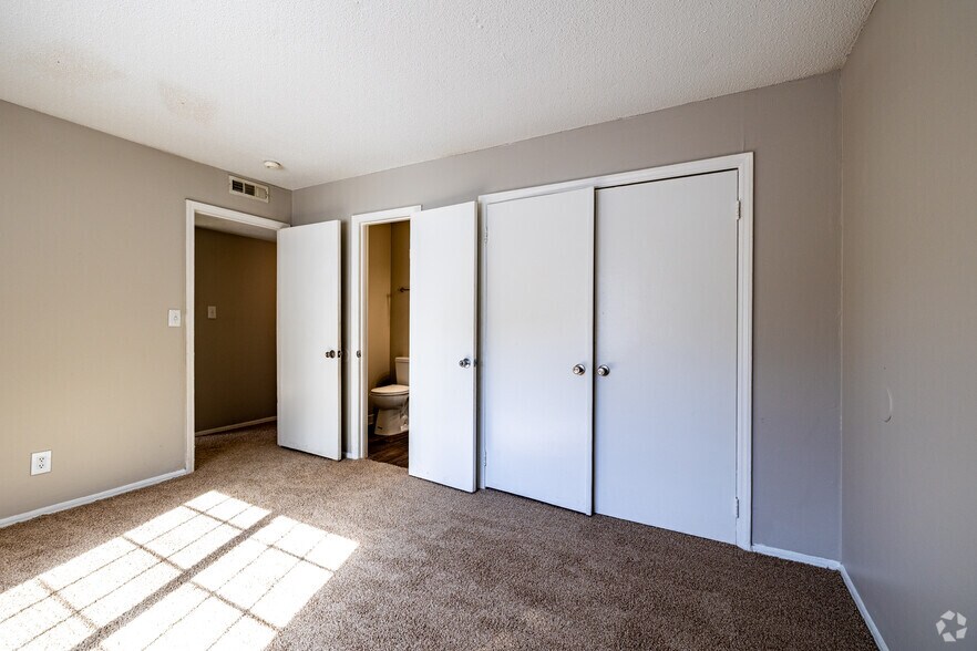 More Photos Of 1 Lakeside Rd, Greenville Apartments For Sale