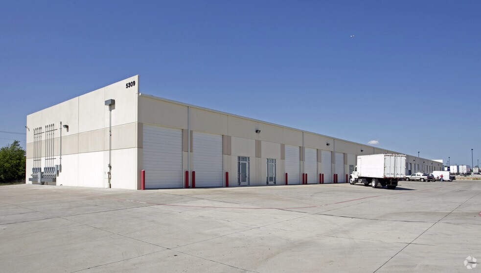 Primary Photo Of 5309 Superior Pky, Fort Worth Service For Lease