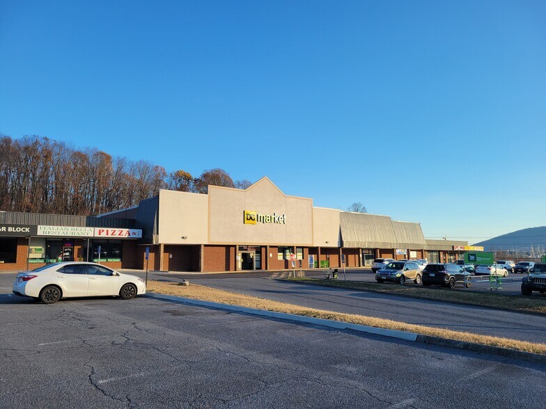 More Photos Of 2726-2708 Lee Hwy, Troutville Freestanding For Lease