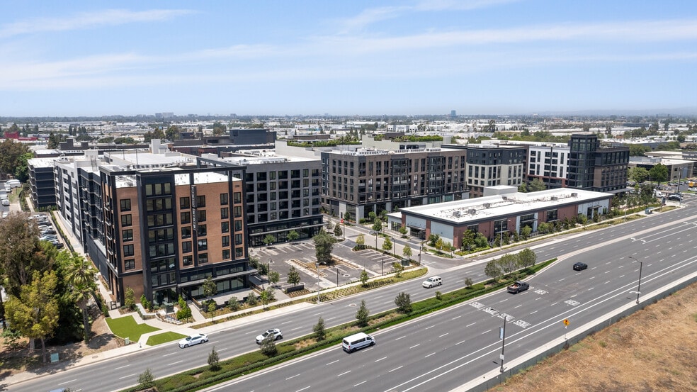 More Photos Of 2010 E Warner Ave, Santa Ana Apartments For Lease