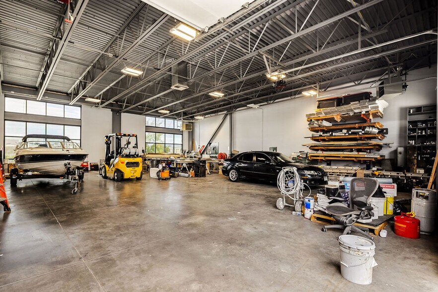 More Photos Of 806 Salida Way, Aurora Warehouse For Sale