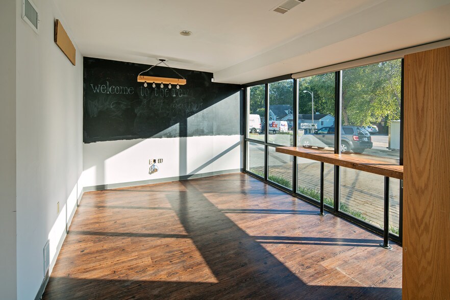 More Photos Of 771 E Brookhaven Cir, Memphis Loft Creative Space For Lease