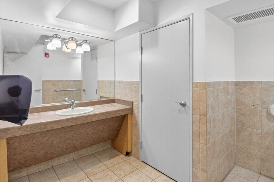 More Photos Of 1745 Lafayette St, Denver Medical For Sale