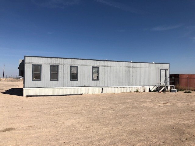 More Photos Of 463 Blackbird Dr, Pecos Industrial For Lease