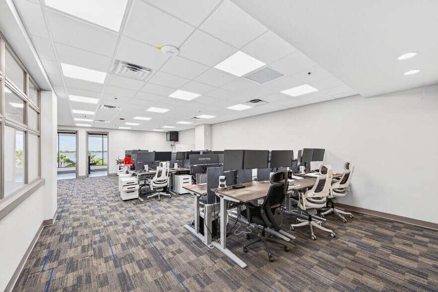 More Photos Of 930 S Harbor City Blvd SW, Melbourne Office For Sale