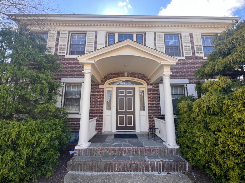 More Photos Of 80 Court St, Freehold Office For Sale