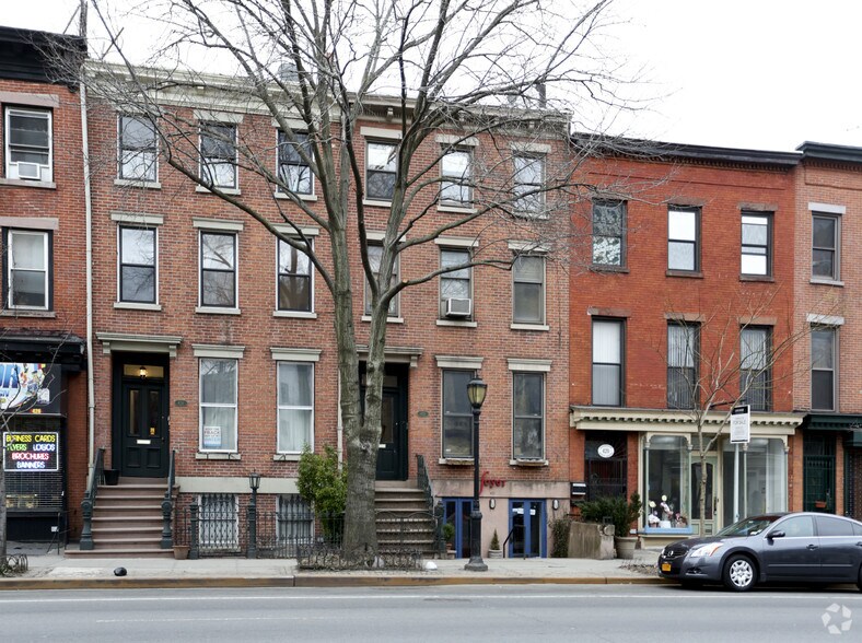 More Photos Of 422 Atlantic Ave, Brooklyn Storefront Retail Residential For Sale