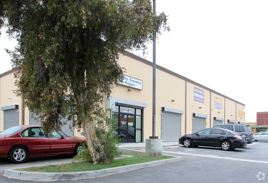 More Photos Of 5140 E Florence Ave, Bell Freestanding For Lease