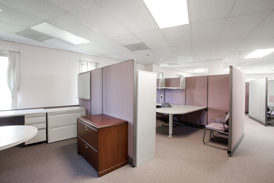 More Photos Of 1910 Association Dr, Reston Office For Lease