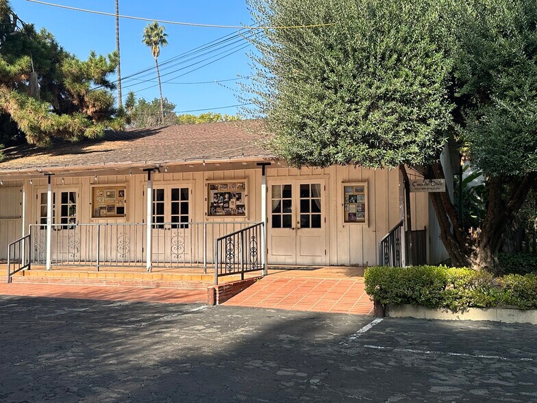 More Photos Of 315 E 4th St, Ontario Flex For Sale