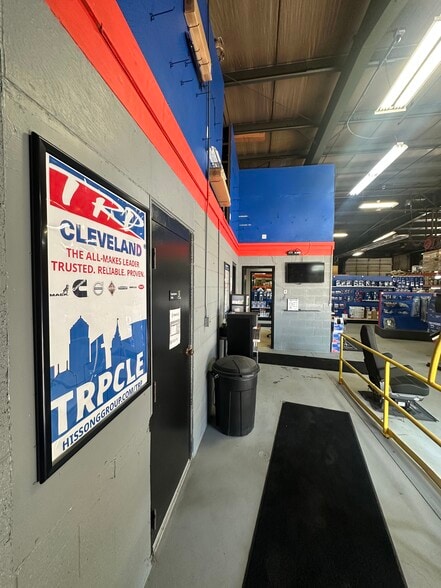 More Photos Of 5301 Crayton Ave, Cleveland Warehouse For Lease