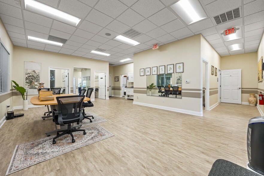 More Photos Of 4966-4968 Royal Gulf Cir, Fort Myers Medical For Sale