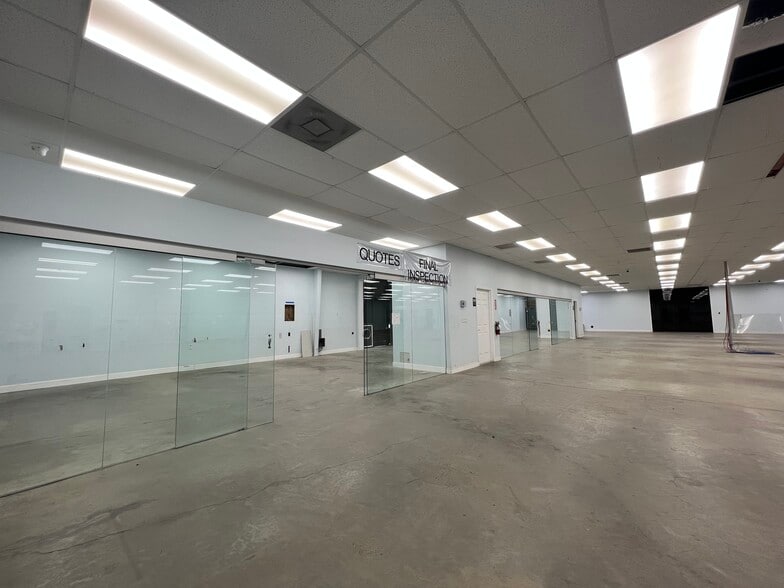 More Photos Of 2613-2617 Executive Point Dr, Monroe Showroom For Lease
