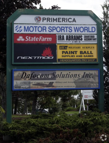 More Photos Of 33 Roydon Pl, Ottawa General Retail For Lease