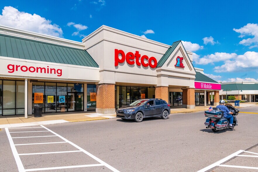 More Photos Of 607 Hebron Rd, Heath Unknown For Lease