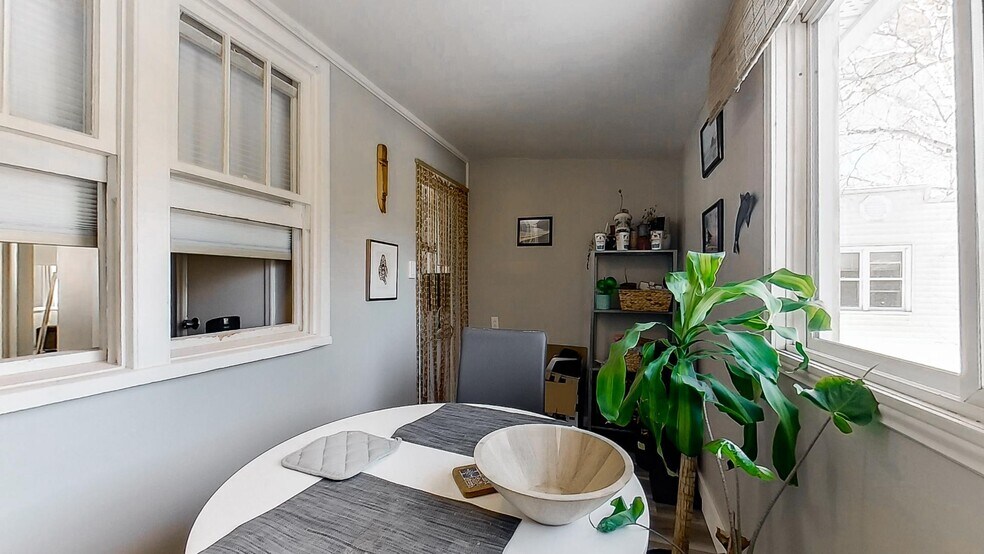 More Photos Of 358 Cartier Av, Sudbury Apartments For Sale