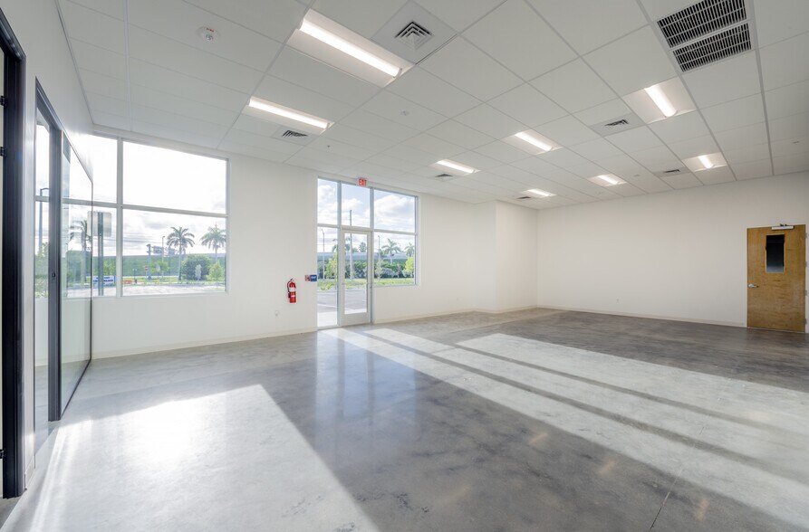 More Photos Of 2200 NE 7th Ave, Dania Beach Distribution For Lease