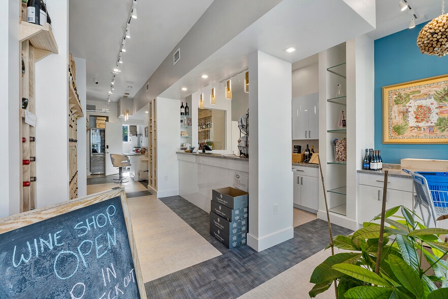 More Photos Of 75 SE 4th Ave, Delray Beach Storefront Retail Office For Lease