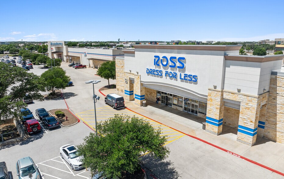 More Photos Of 1890 Ranch - 1335 E Whitestone Blvd, Cedar Park, Cedar Park General Retail For Lease