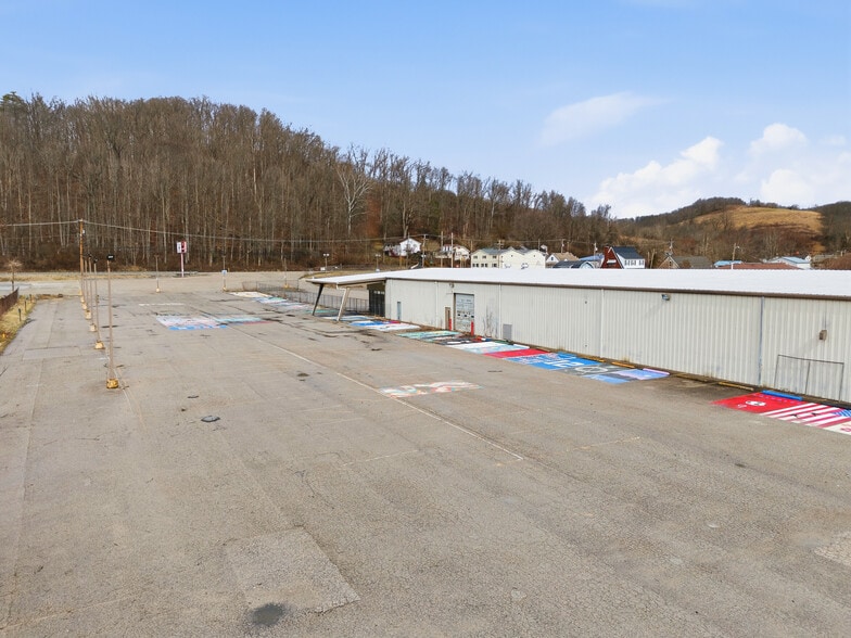 More Photos Of 5105 Elk River Rd, Elkview Showroom For Sale