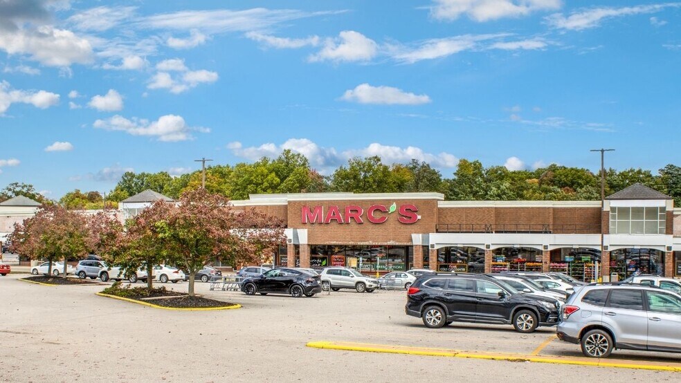 More Photos Of 2755 W Market St, Fairlawn Unknown For Lease