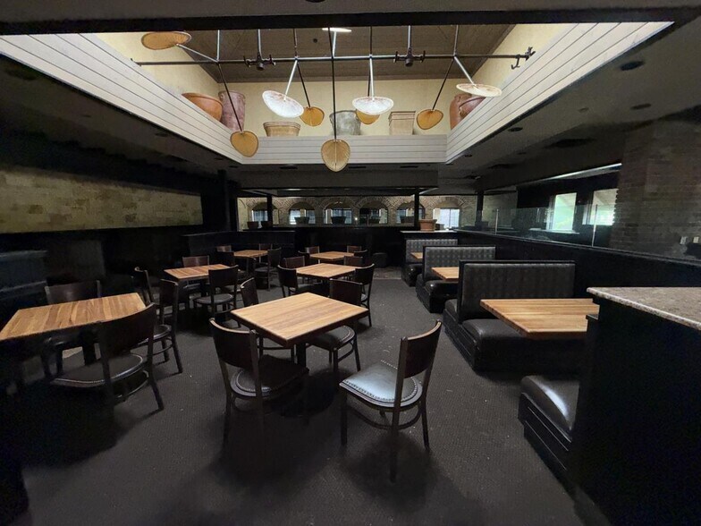 More Photos Of 224 Blanchard St, West Monroe Restaurant For Sale