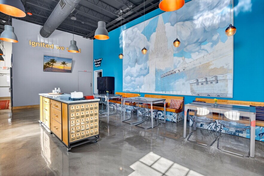 More Photos Of 2500 Emerson Ave S, Saint Petersburg Manufacturing For Lease