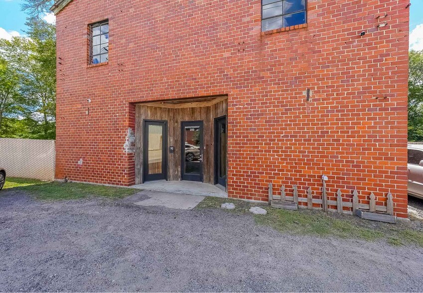 More Photos Of 250 Cleveland St, Locust Grove Industrial For Sale