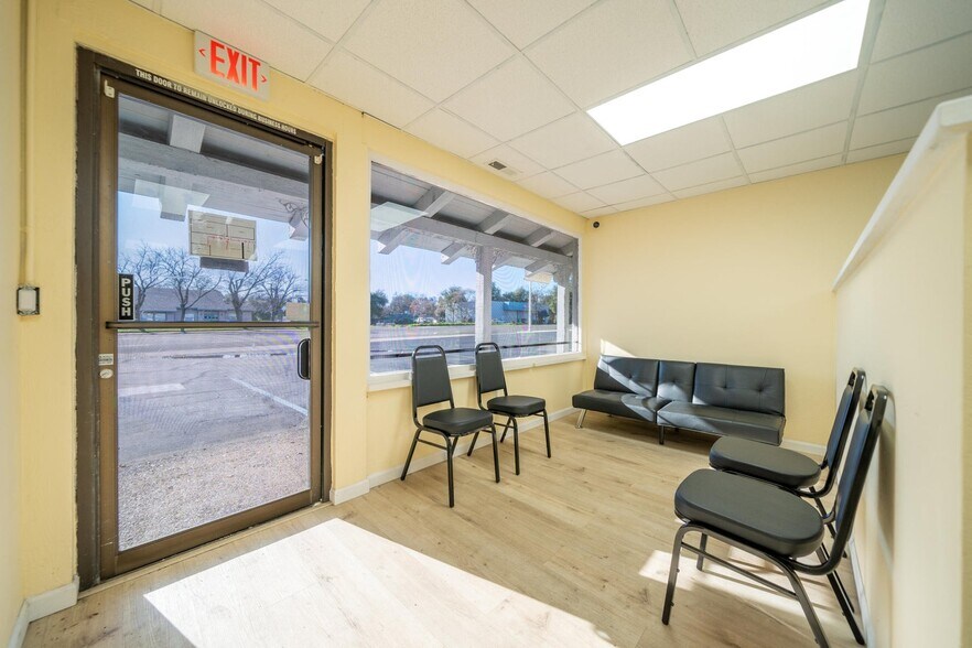 More Photos Of 1556 Hartnell Ave, Redding Office For Sale