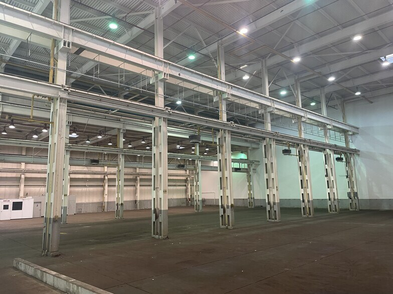 More Photos Of 619 Oak Ave, Sidney Warehouse For Lease