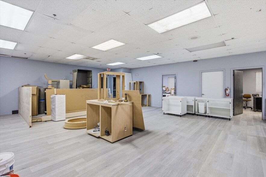 More Photos Of 10880 NW 30th St, Doral Warehouse For Sale
